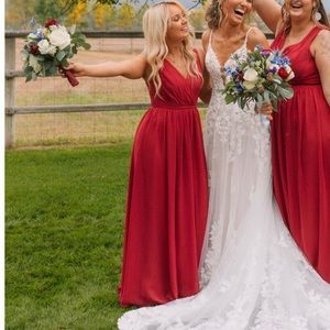 Beautiful maid of honor/bridesmaids dress